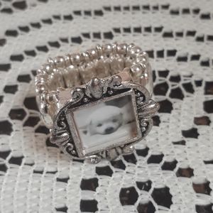 Dog photo stretch ring